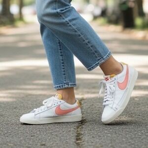 Nike Blazer Low Women's Summit White Pink‎ Quartz Women's Size 8 Shoes Sneakers